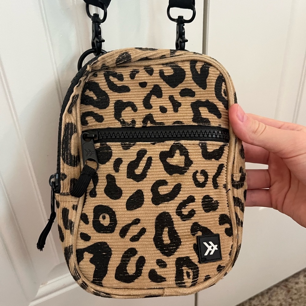 thread wallets cheetah print crossbody/shoulder purse